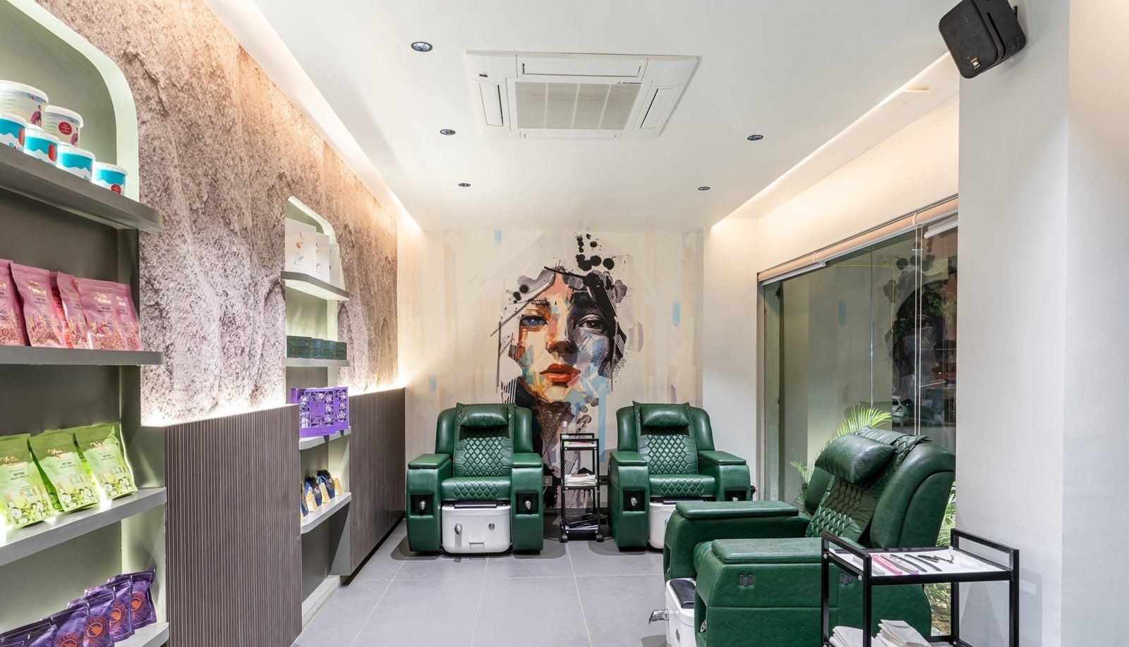 Styloria Unisex Hair Studio & Lounge