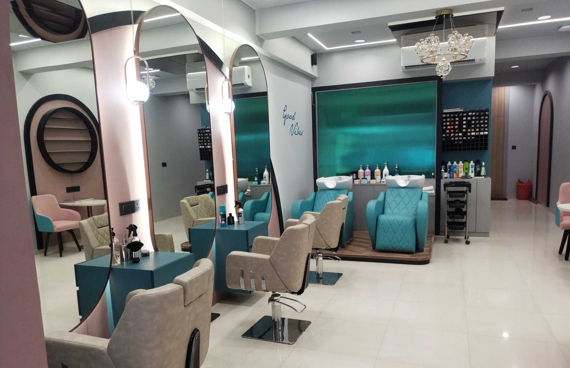 7 Square - Unisex Salon