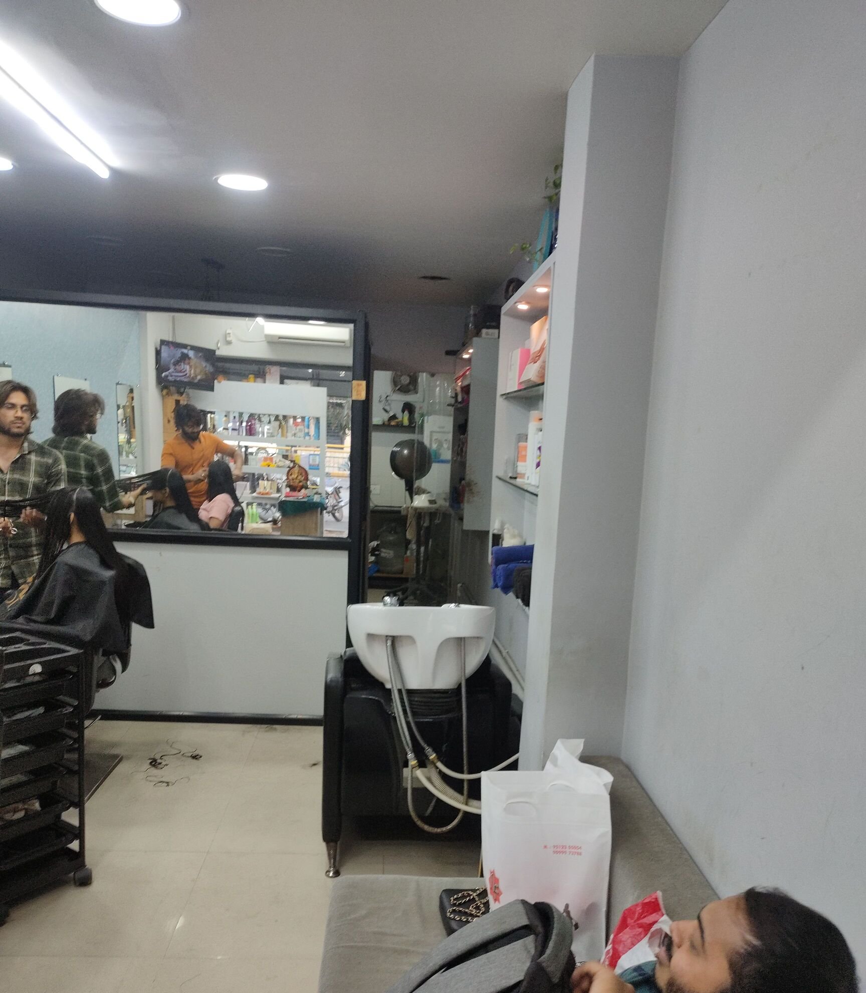 Vidal's Unisex Salon
