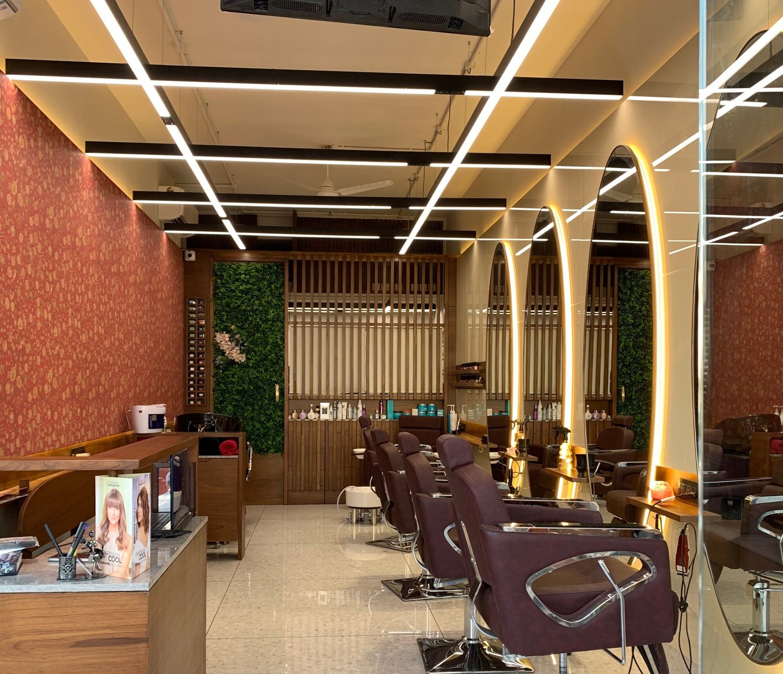 Champion Unisex Saloon