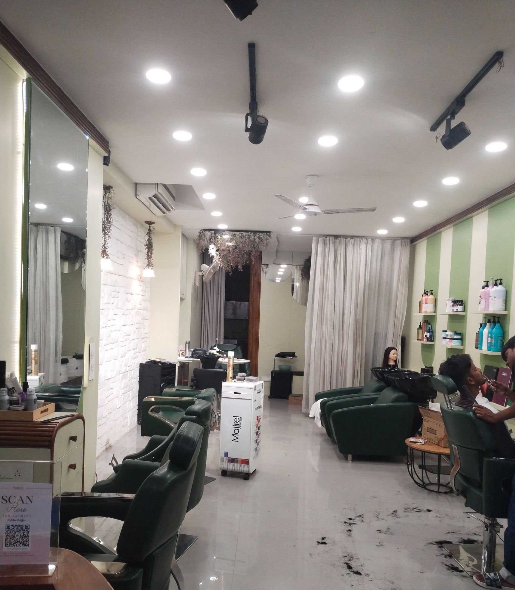 Kaya Nails & Unisex Salon