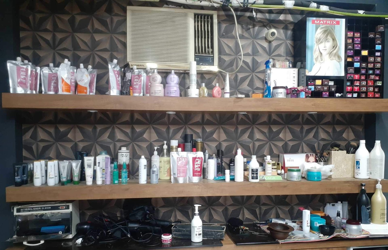 Lady Care Salon & Institute