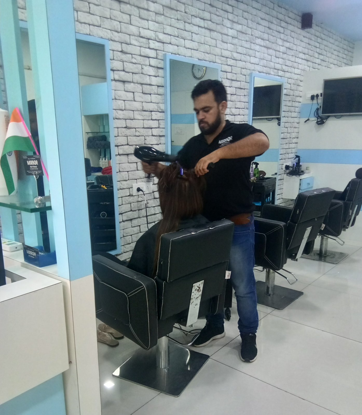 Mirror Hair & Beauty