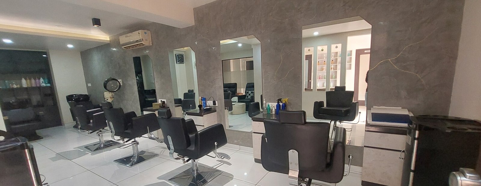 Baroda Unisex Salon