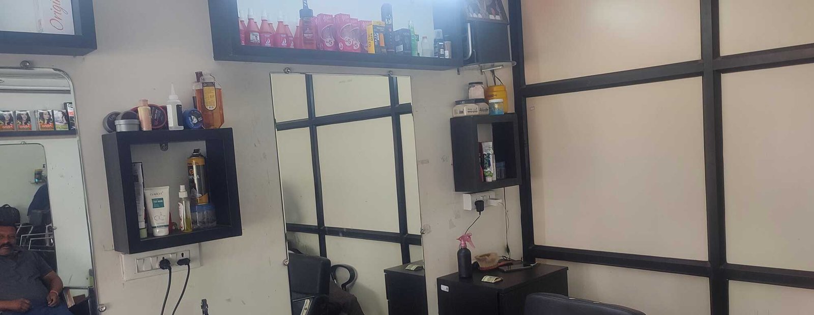 Milan Unisex Hair Salon