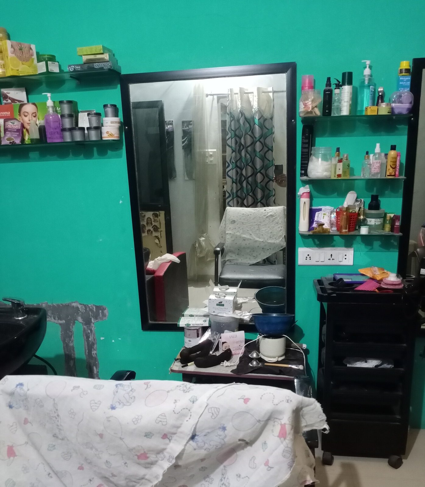Sona Beauty Parlour