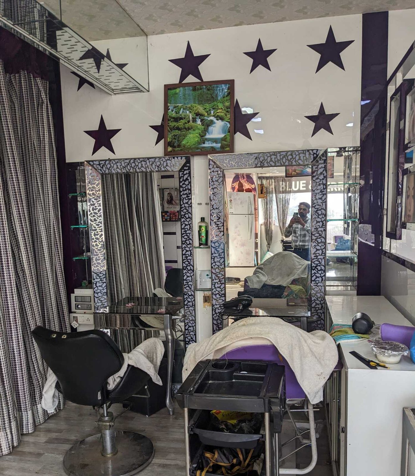 Blue & Berry Unisex Salon