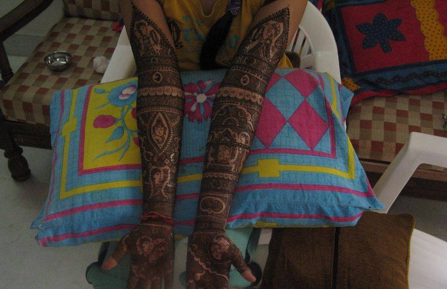 Mehendi Artists Perfect Point