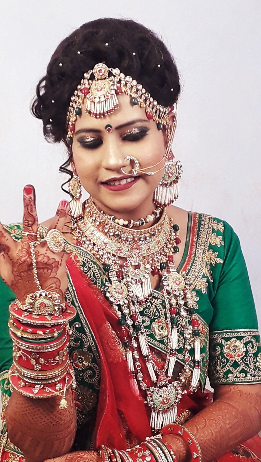 Astha Beauty Parlour