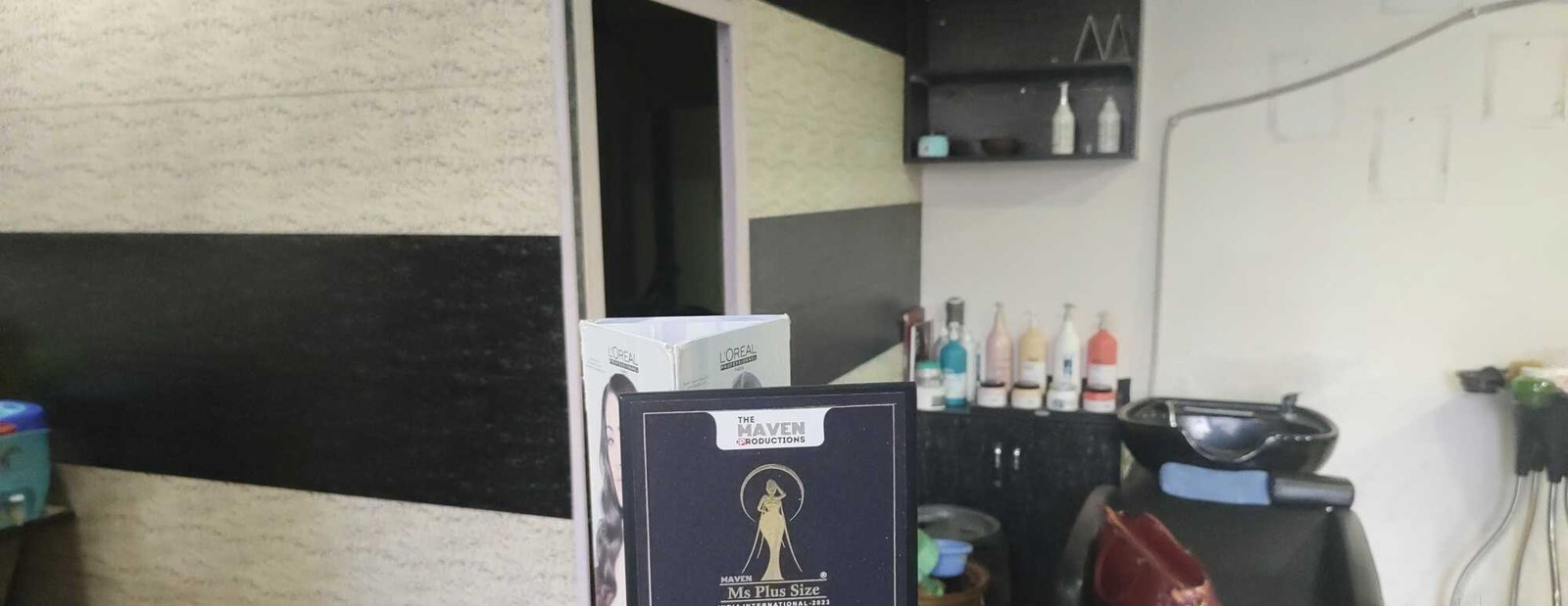 Guys & Gals Unisex Salon and Academy