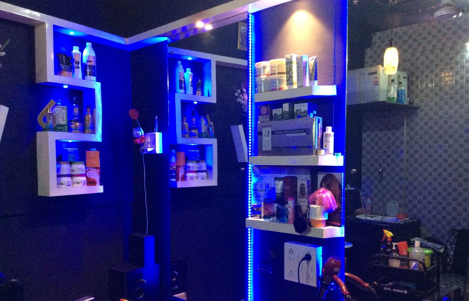 Seven Unisex Salon