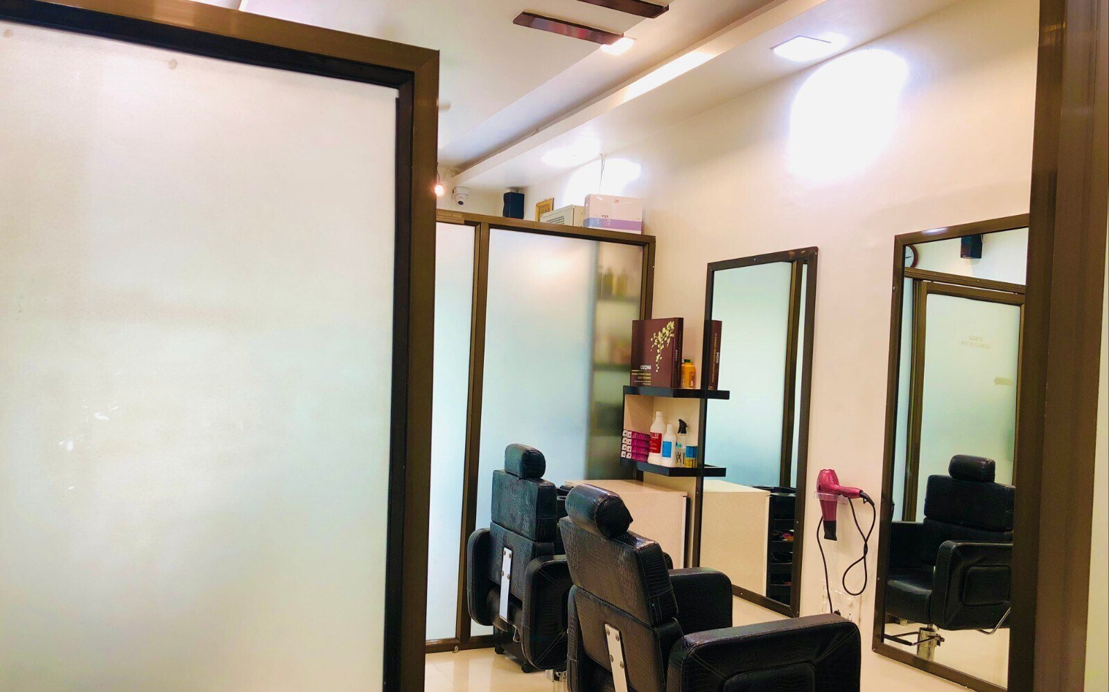 Anmol Beauty Parlour