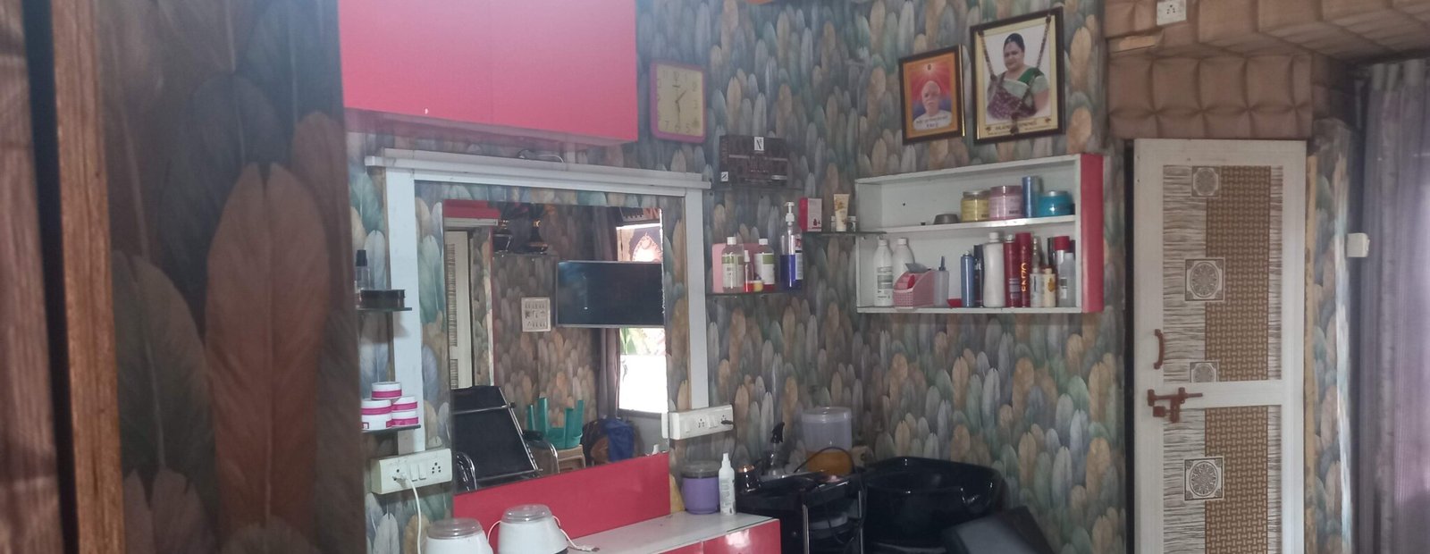 Krishna Beauty Parlour