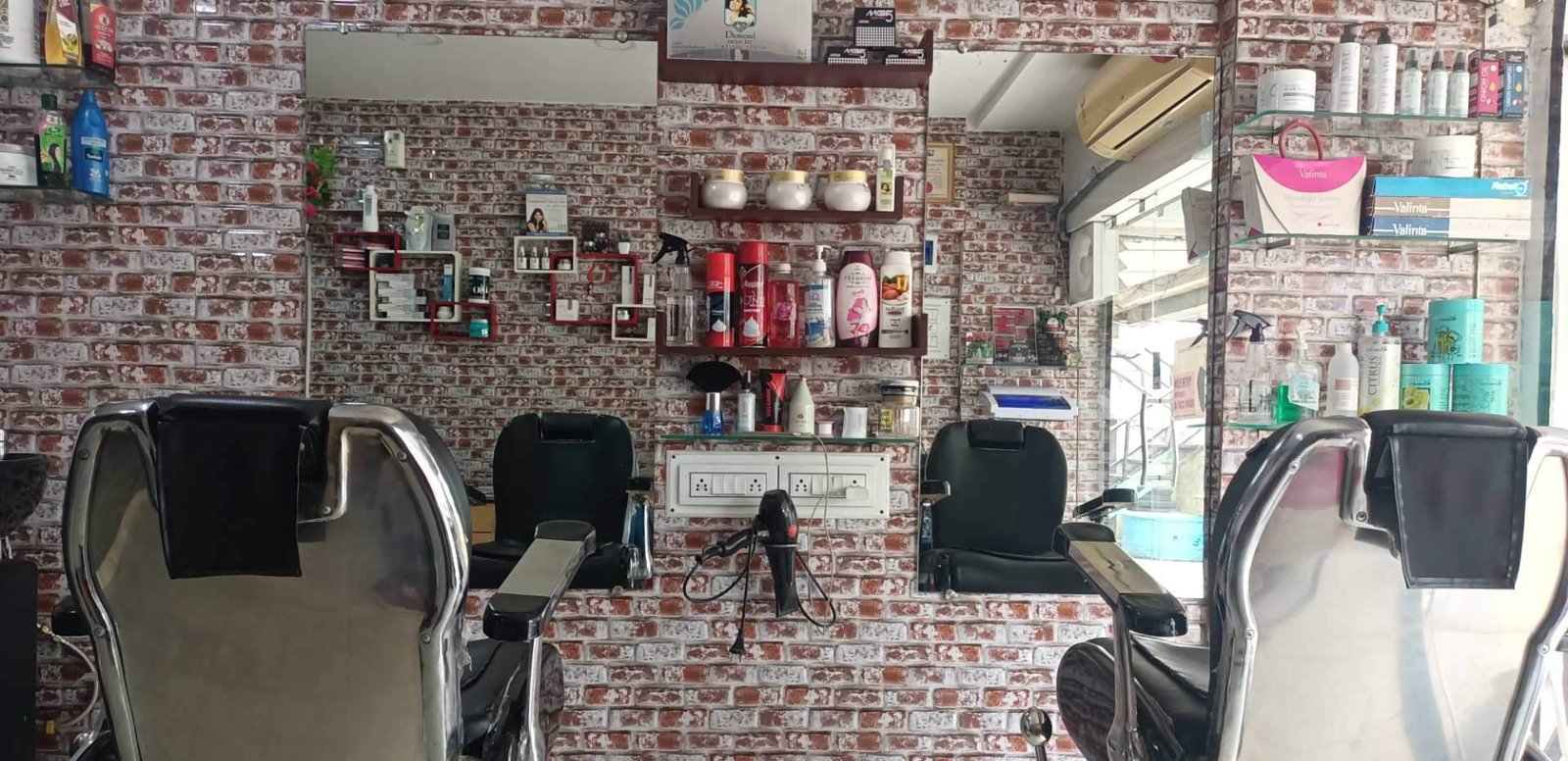 3g A Family Unisex Salon