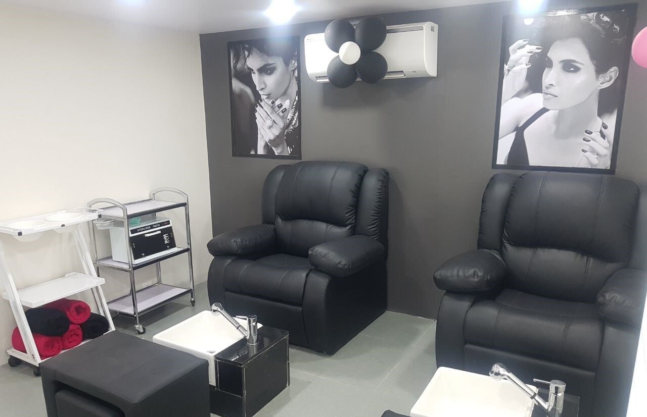 Astha Unisex Salon