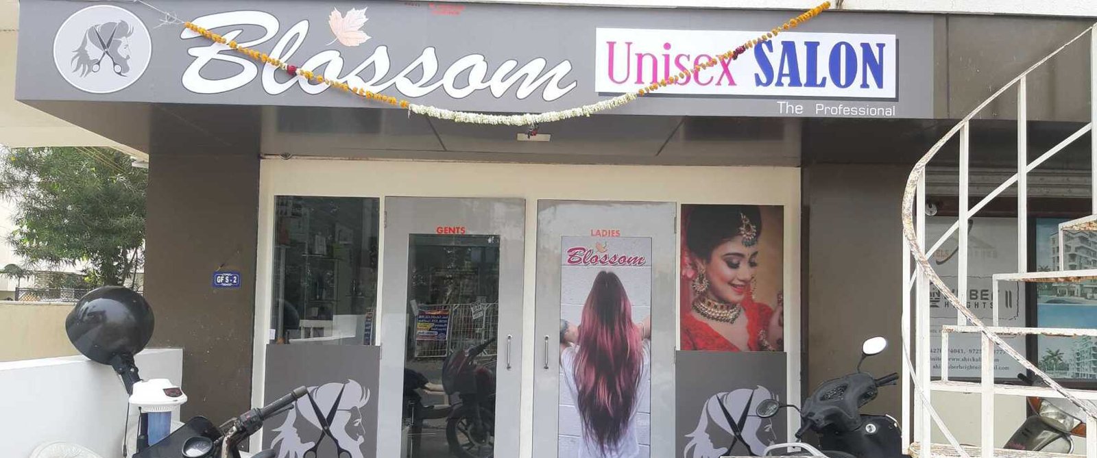 Blossom Unisex Salon The Professional