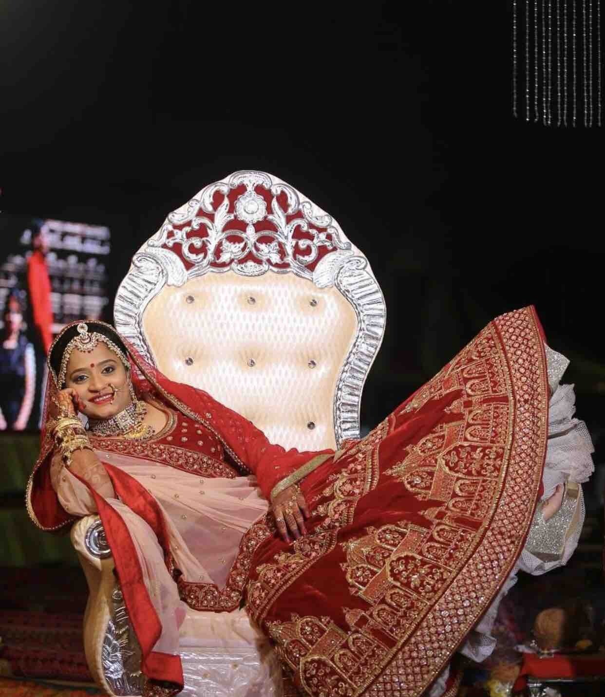 Aayu Beauty World & Classes