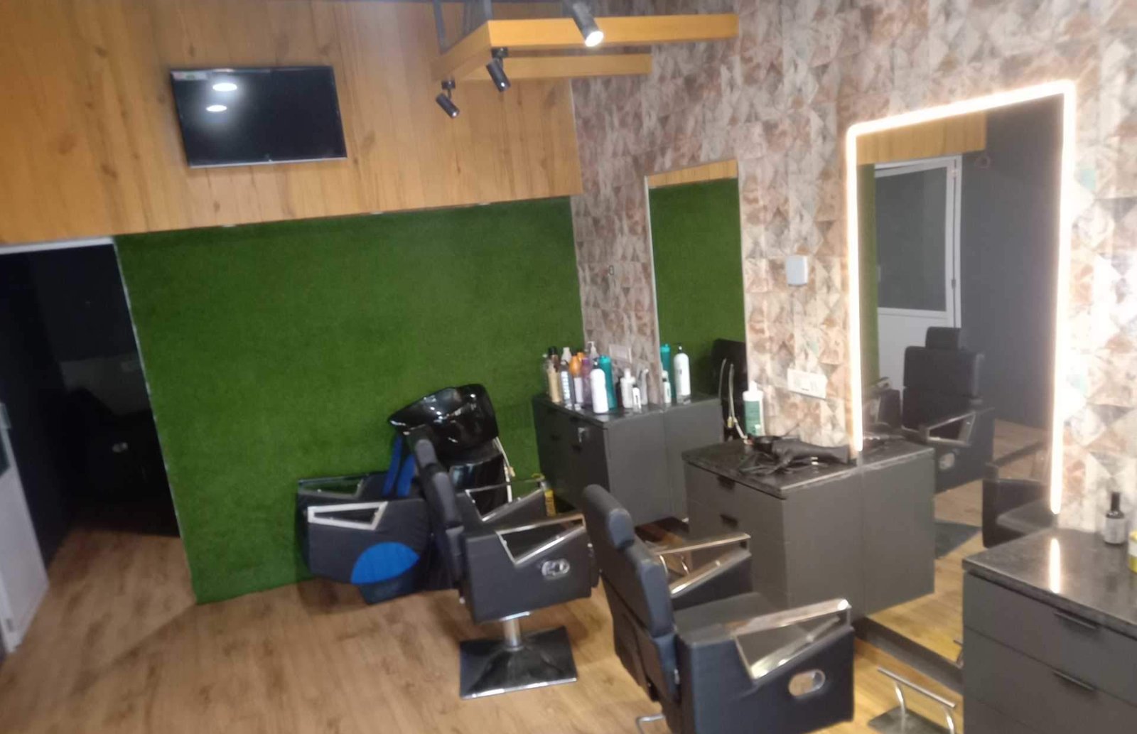 Glamour Beauty Studio