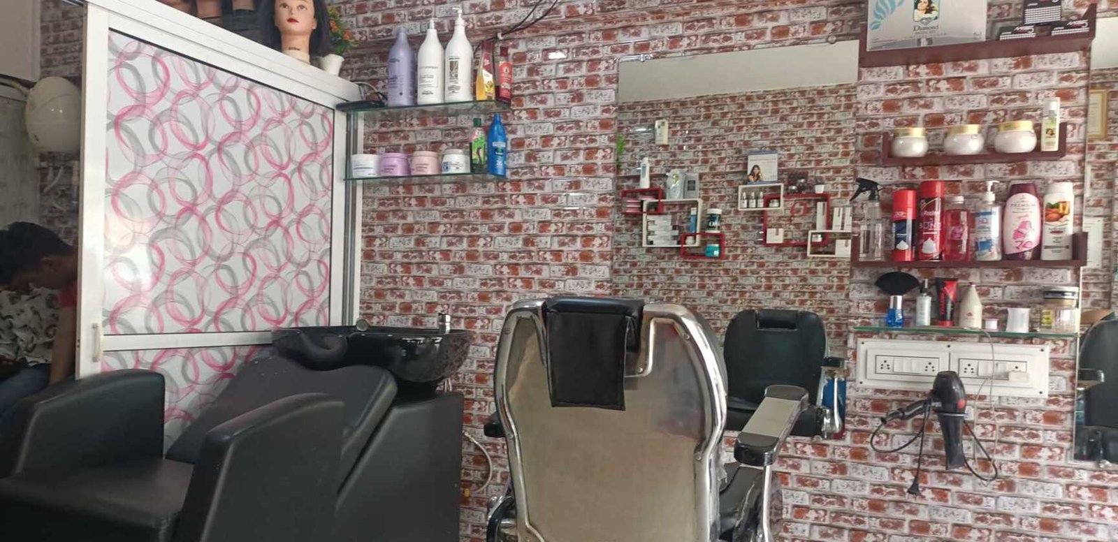 3g A Family Unisex Salon