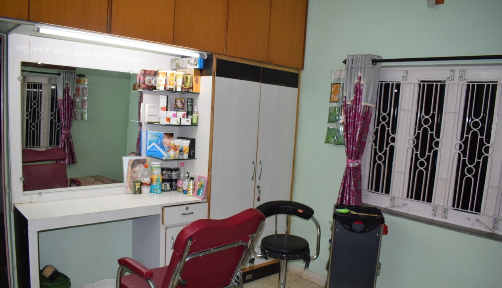 Bala Beauty Parlour