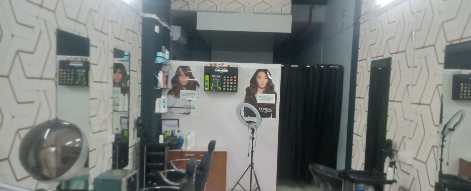 Blossom Leaf Salon