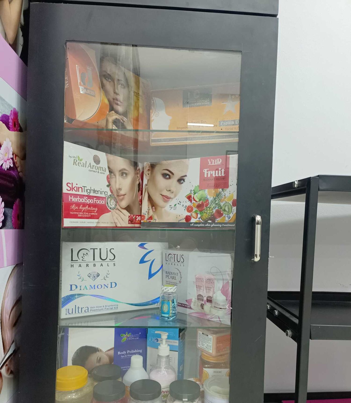 Chavi Hair & Beauty Salon