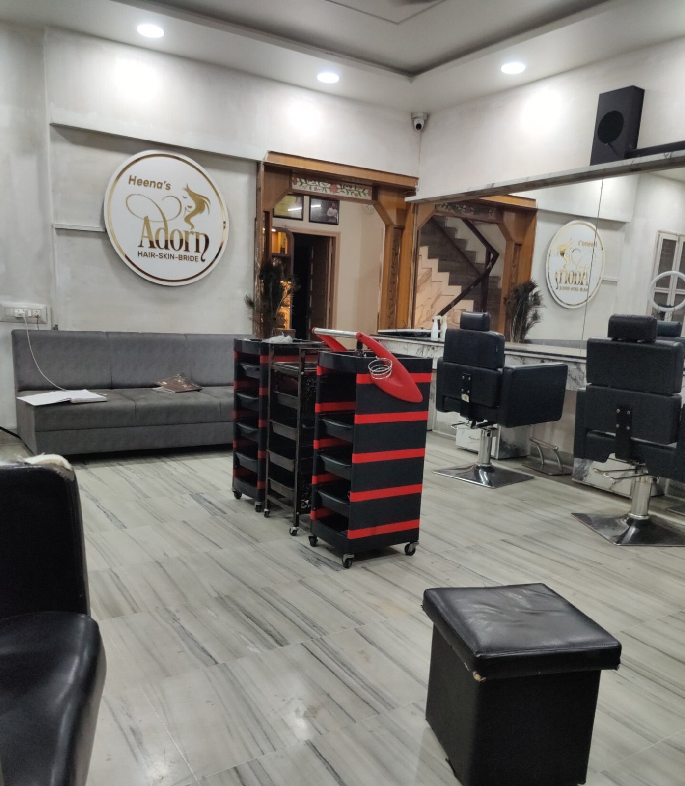 Heena's Adorn Bridal Parour & Academy