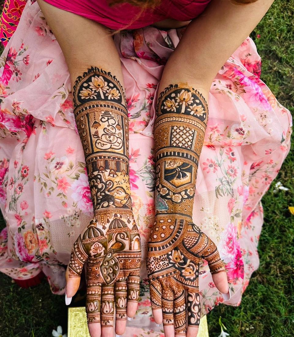 Janvi Mehndi And Nails