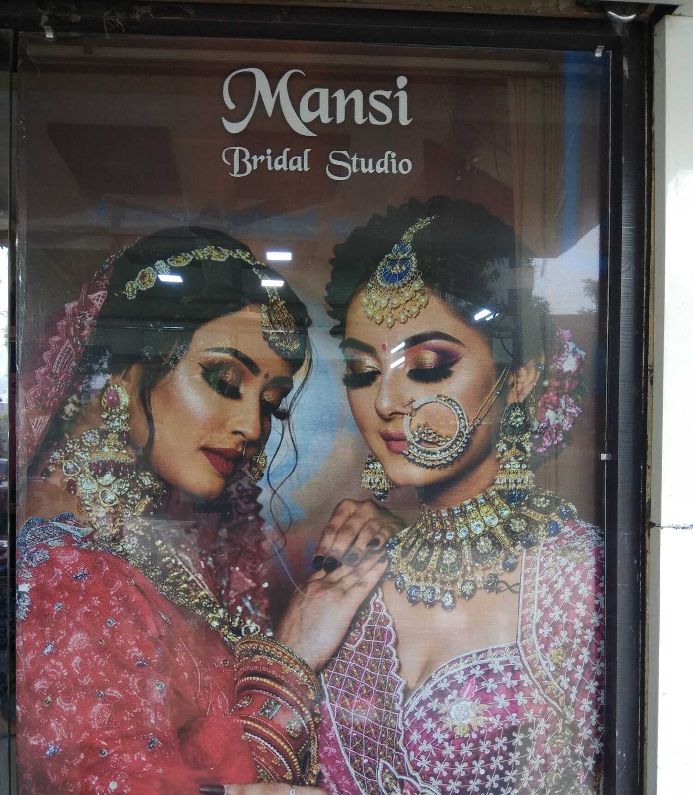 Mansi Beauty Parlour