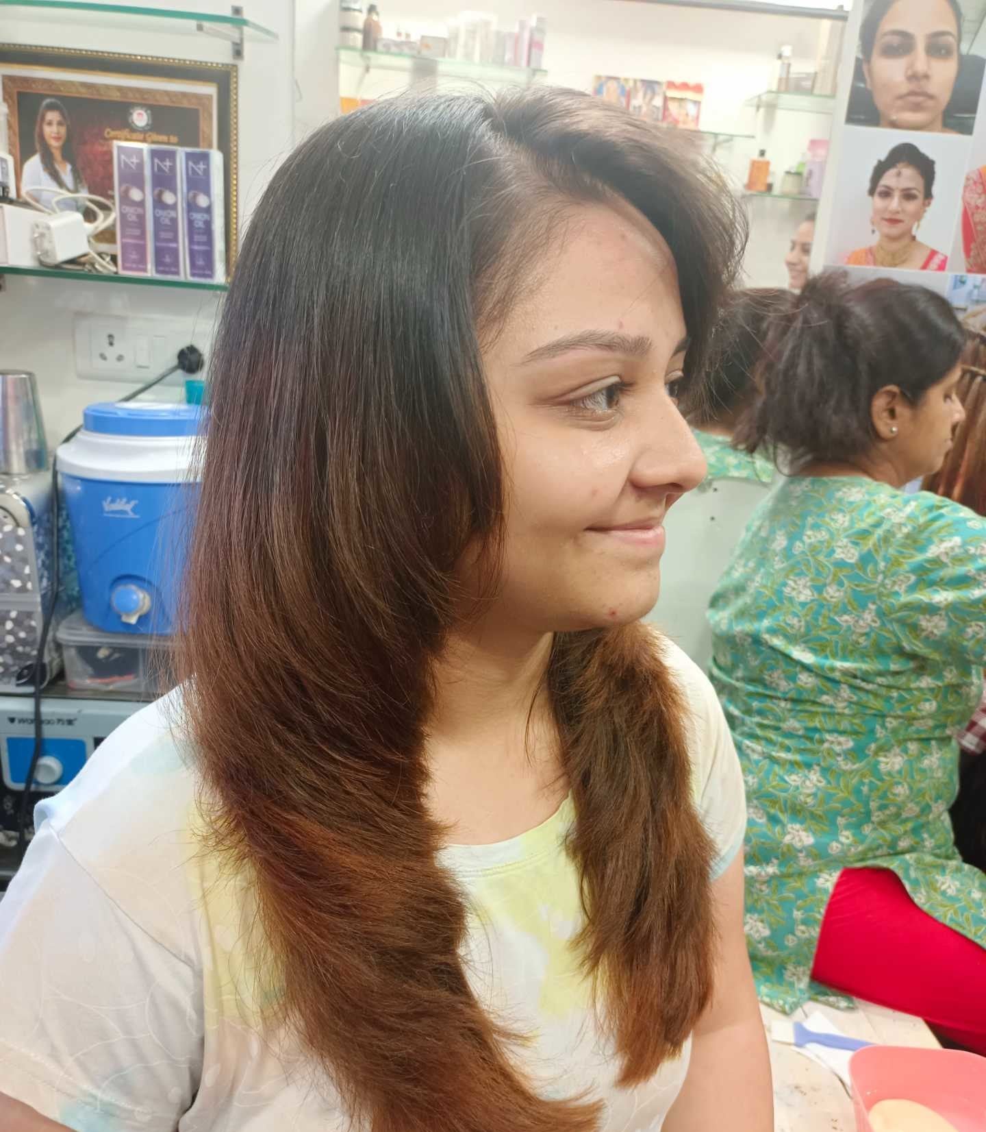 Seema Beauty Salon