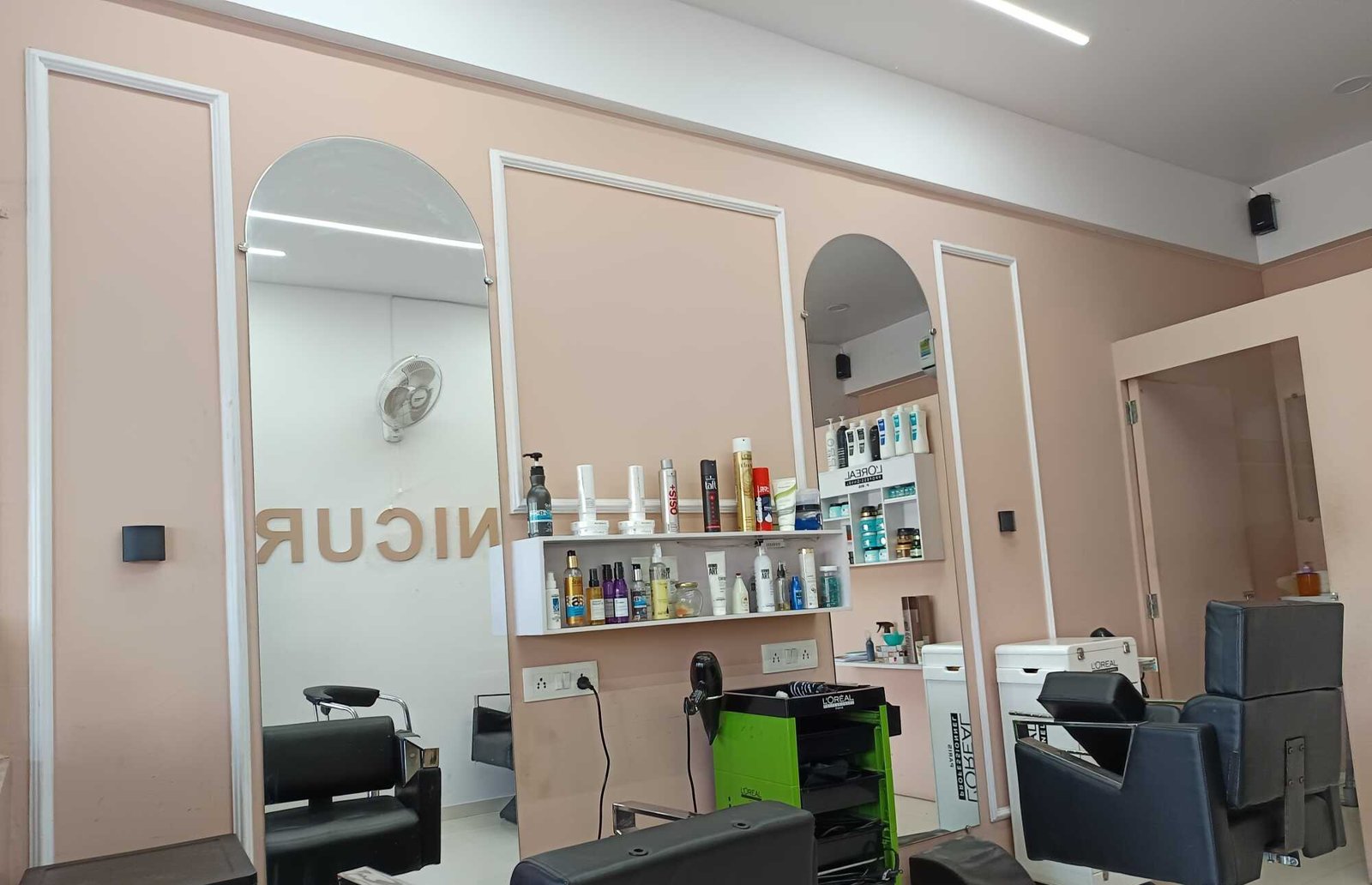 Unicorn The Beauty Lounge