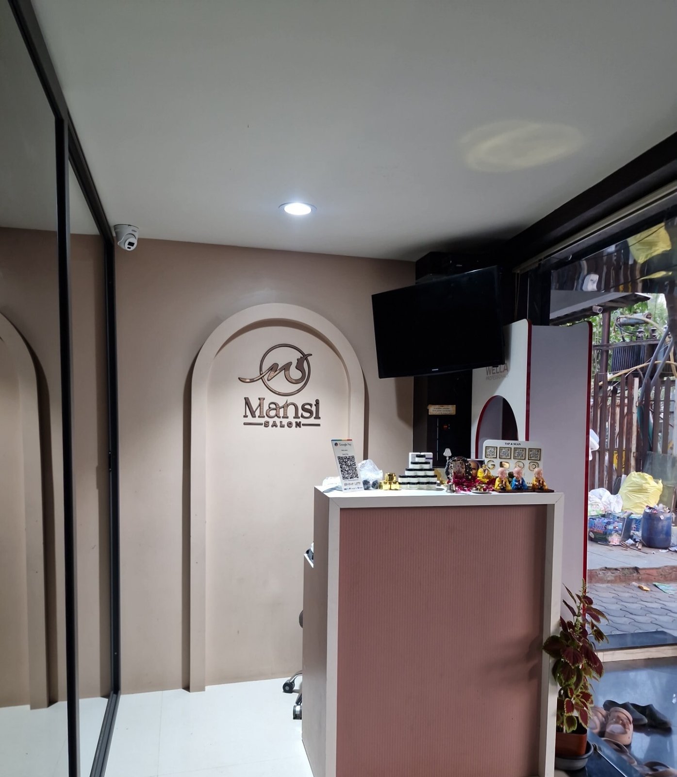 Mansi Beauty Parlour
