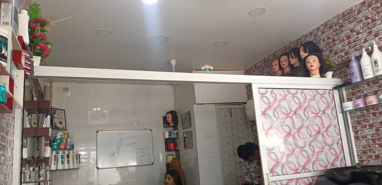 3g A Family Unisex Salon