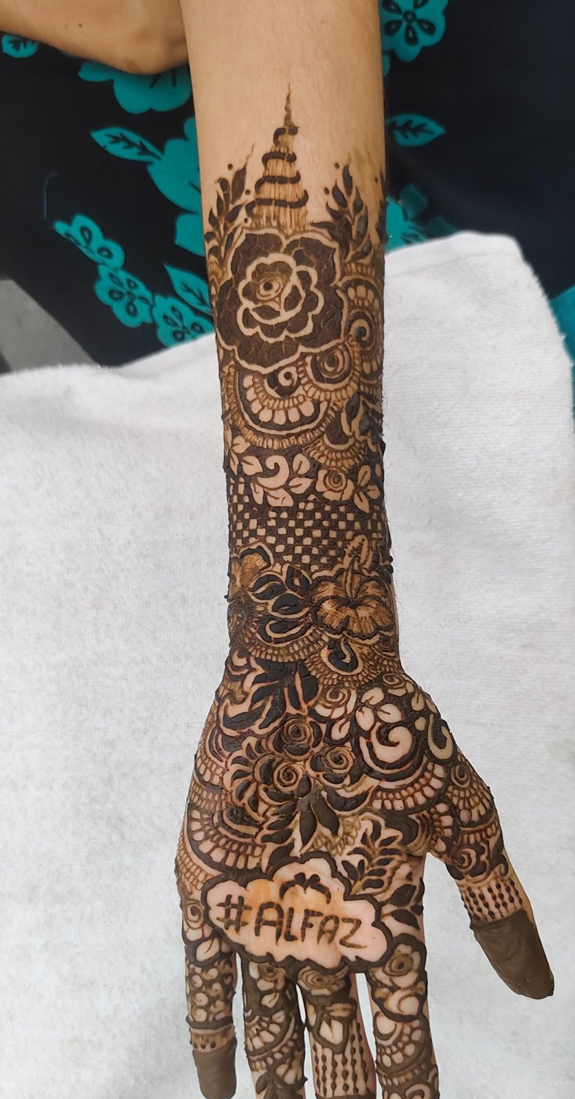 Naza mehendi art