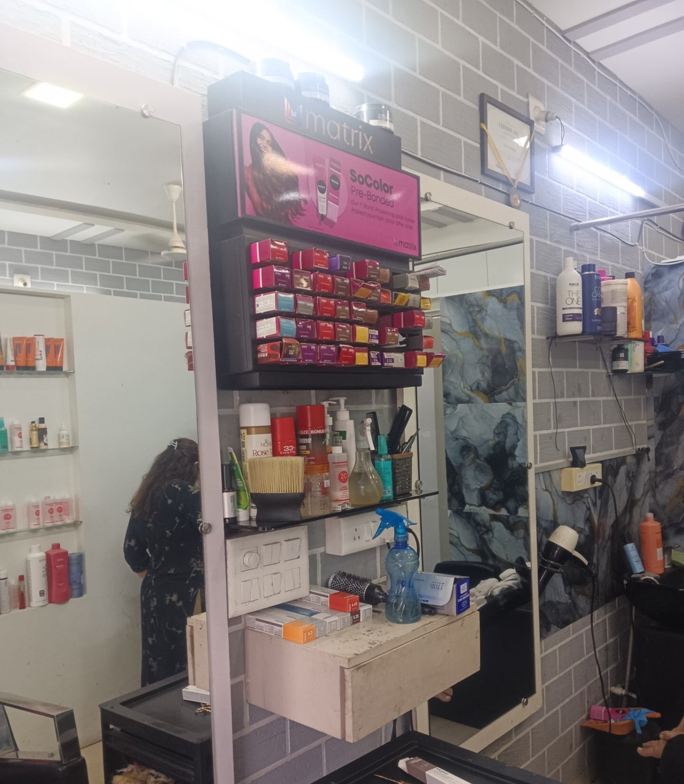 Blossom Unisex Salon The Professional