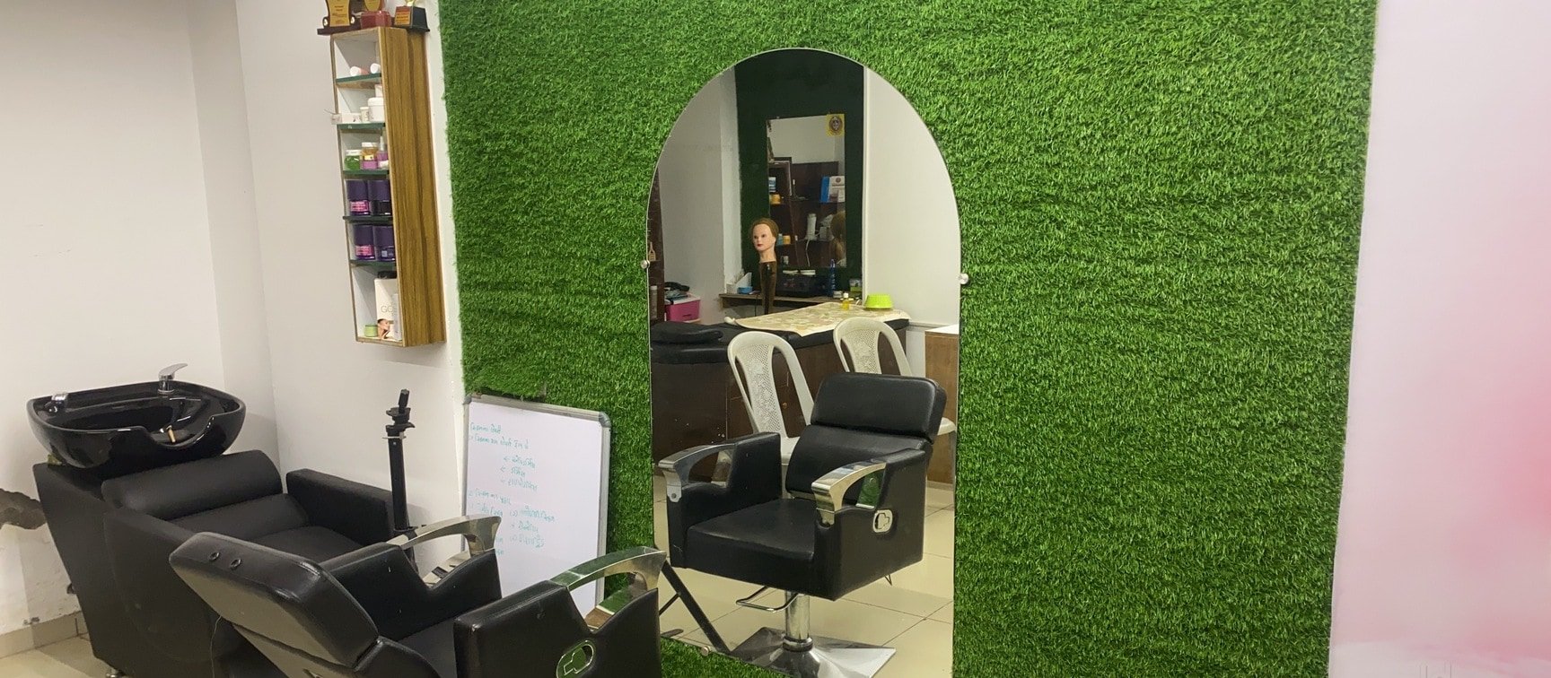 Avni Beauty Salon Care and Classes