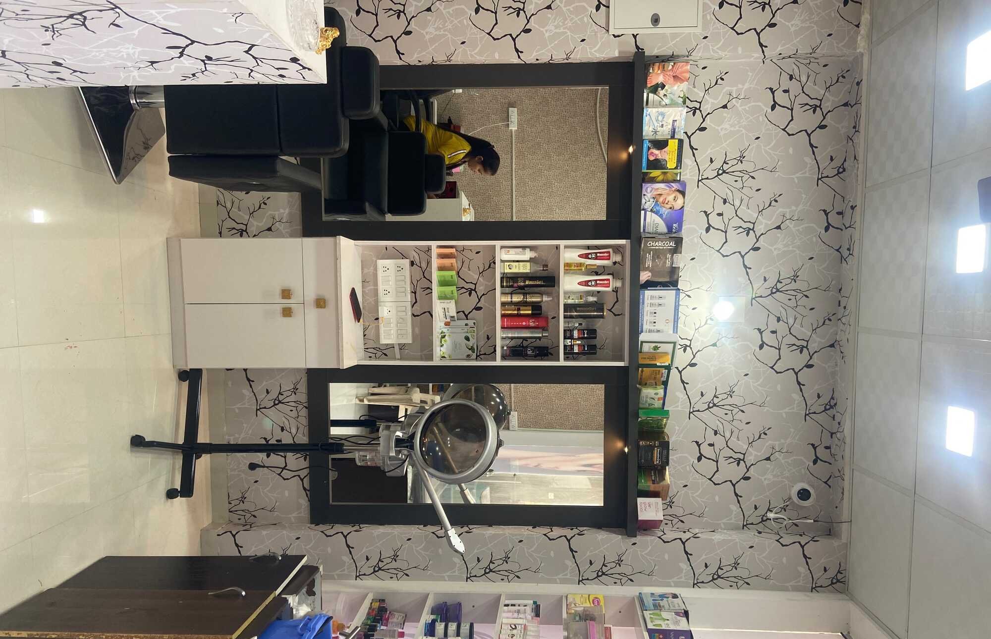 Lords Proffessional Make UP Studio & Salon