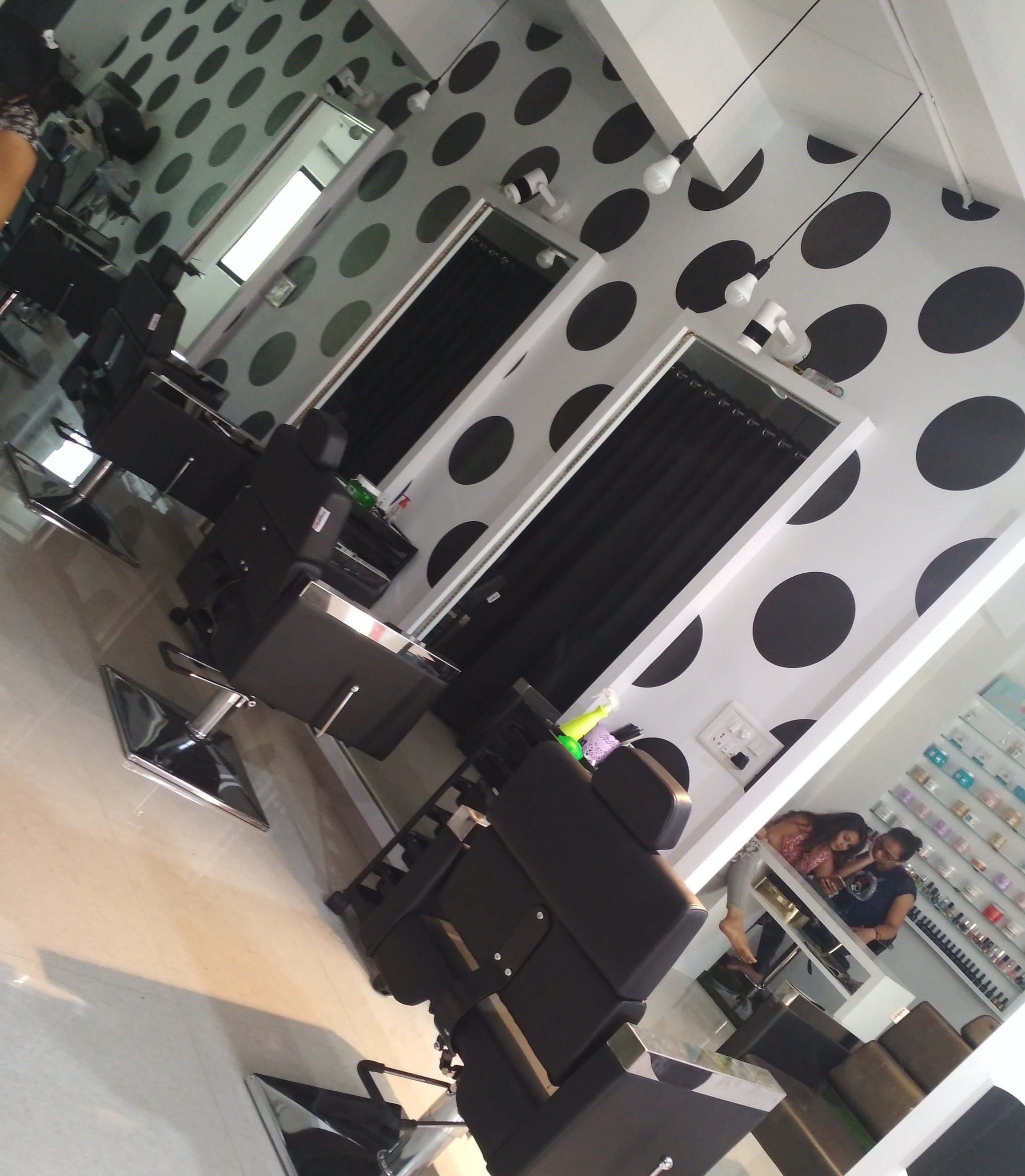Shah's Salon
