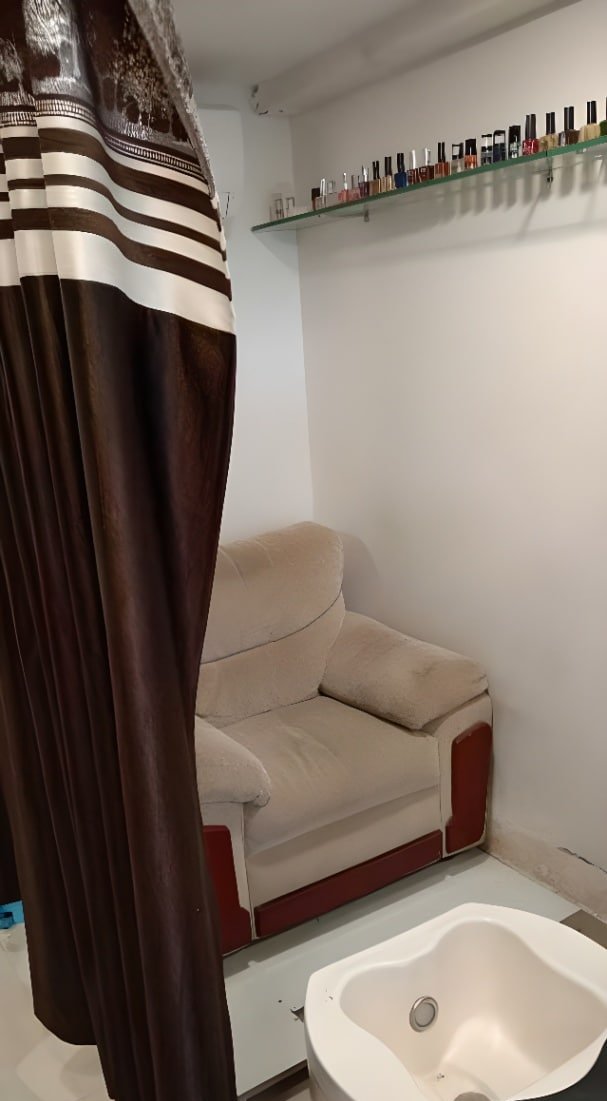Royal Touch Unisex Salon
