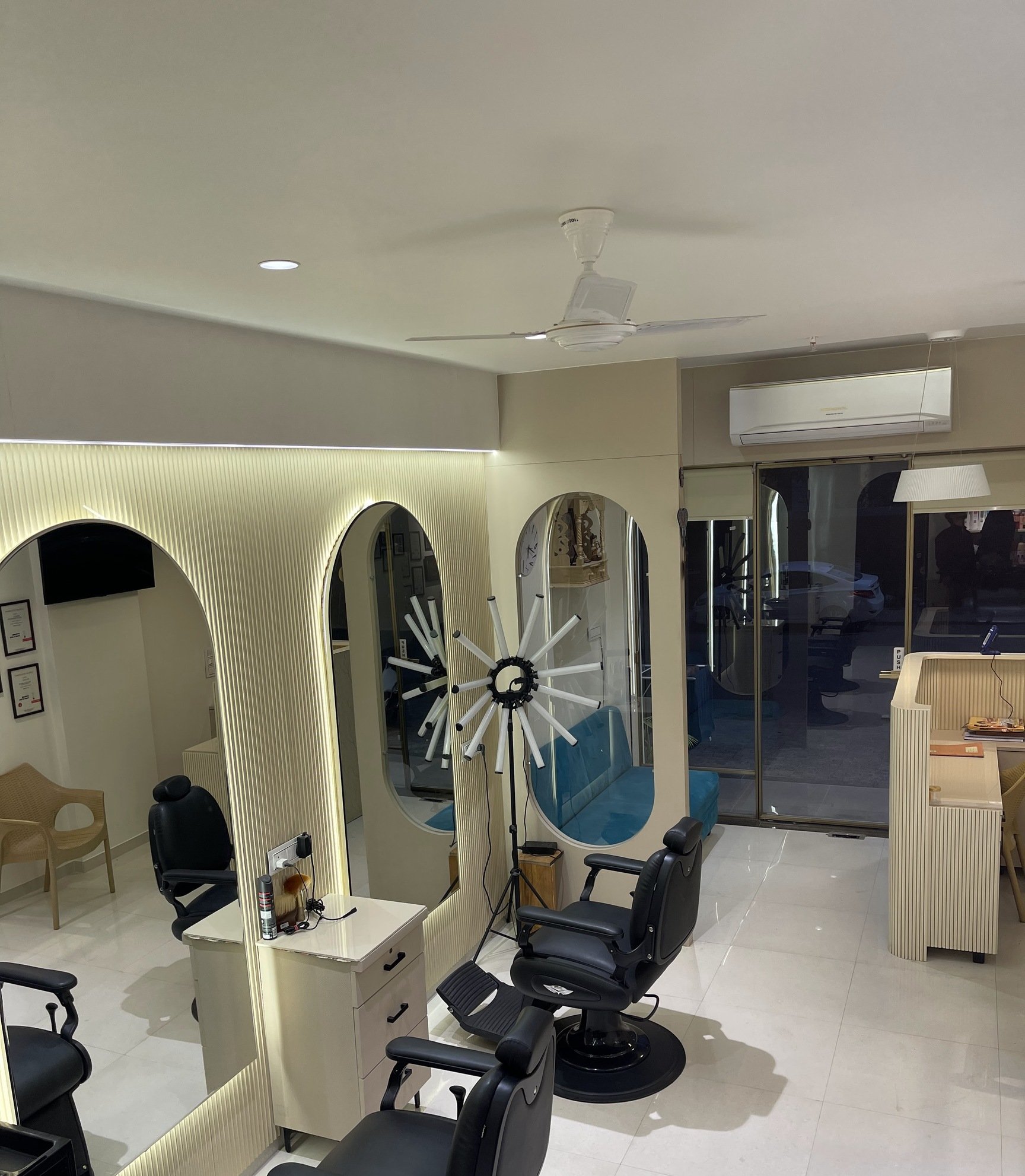 Aashi Rich Salon