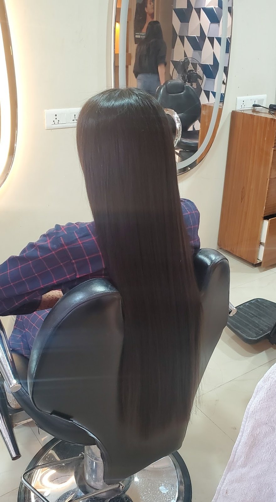 Enhance Unisex Salon Hair & Makeup