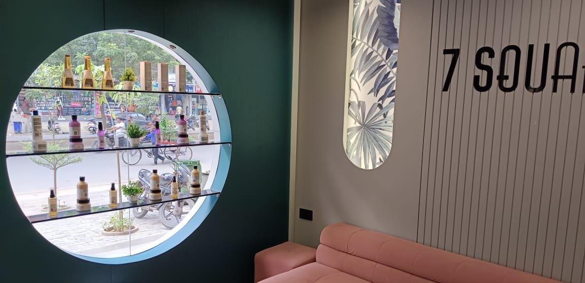 7 Square - Unisex Salon