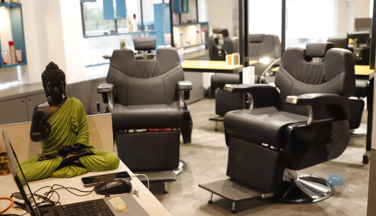 Oscar The Family Salon