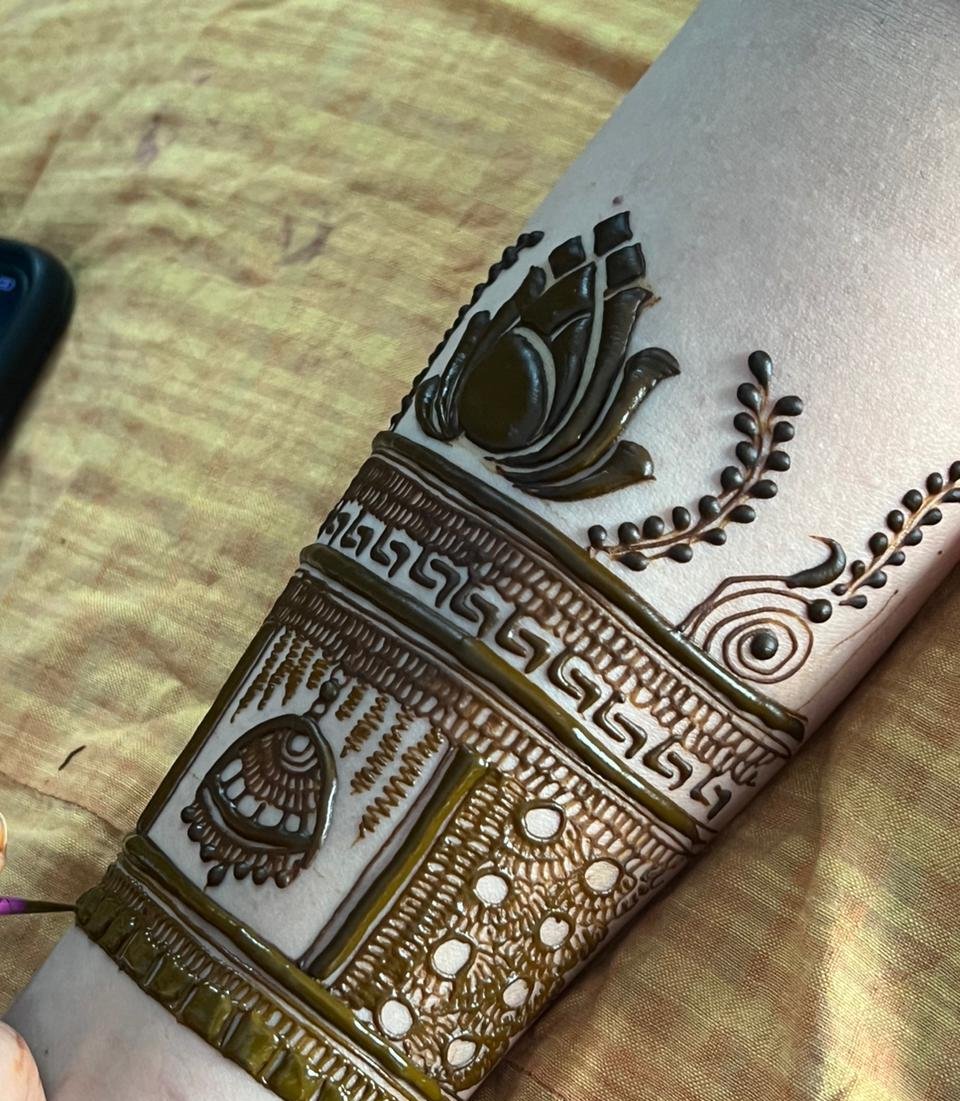Shiva Mehndi Art & Class