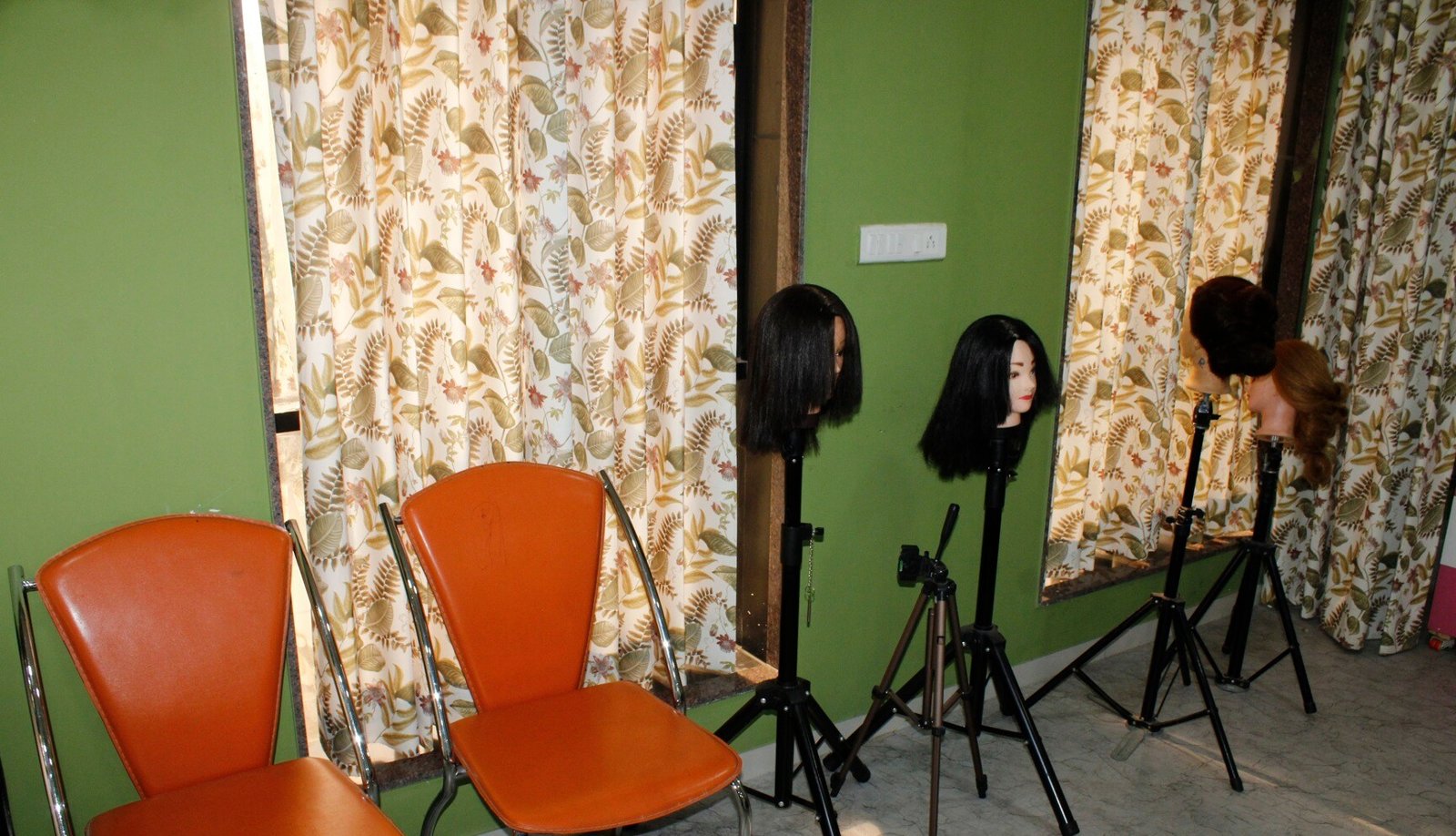 Roochies Salon - Academy & Makeup Studio
