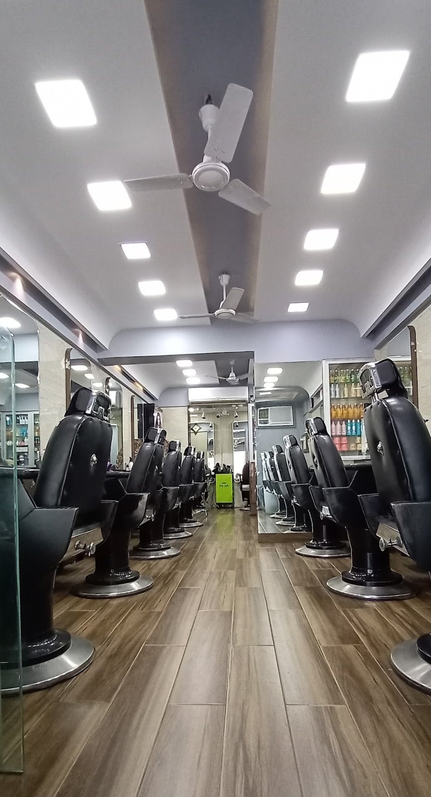 Ellis Salon