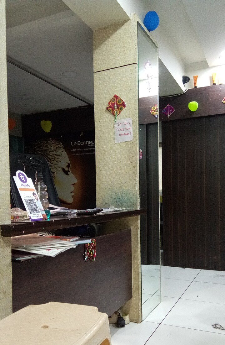 Sparsh Beauty Parlour