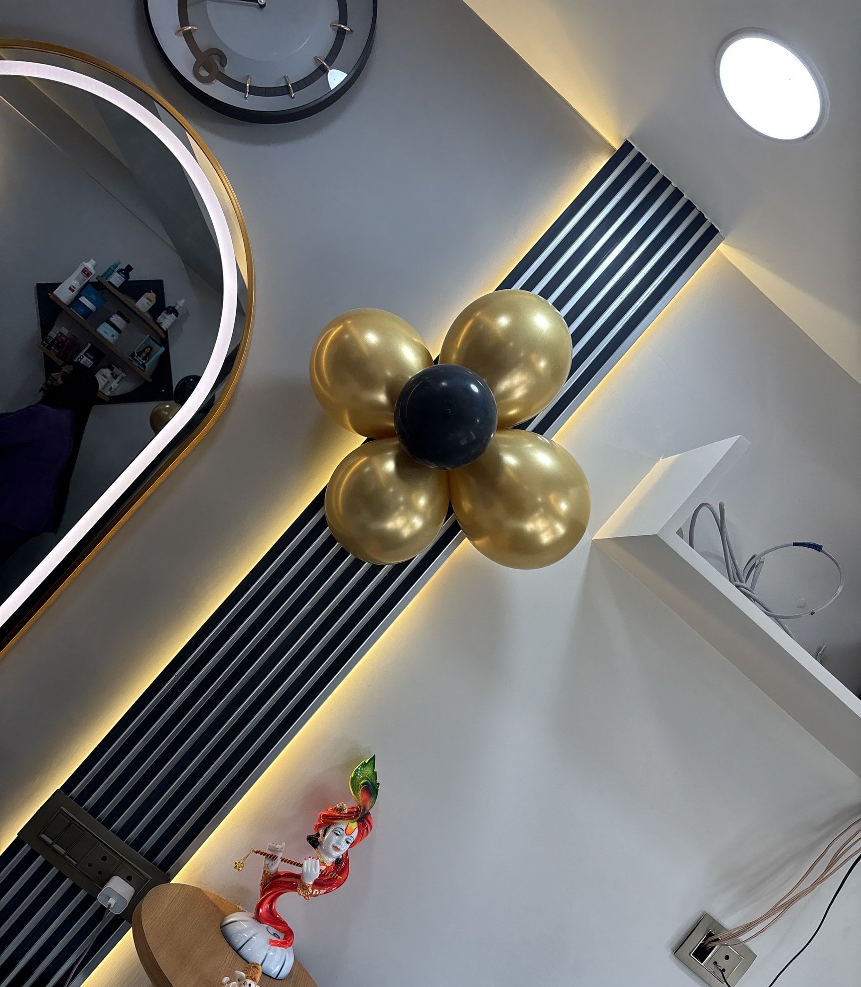 Decent The Beauty Studio