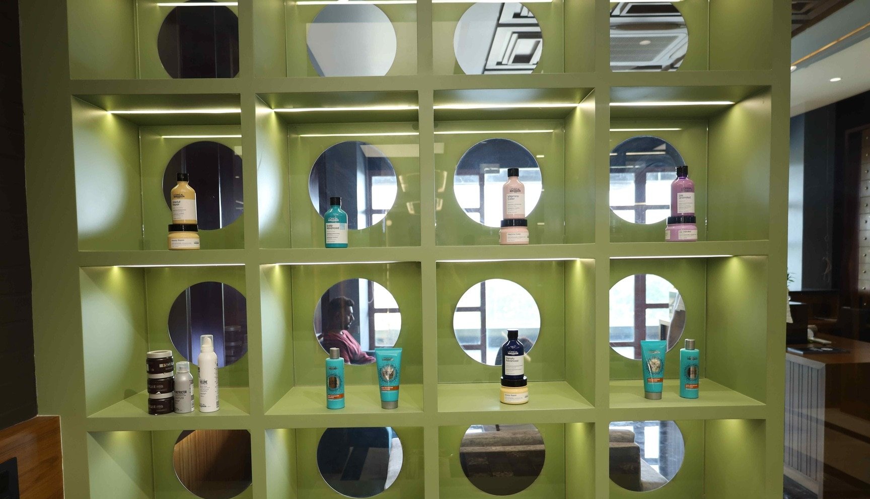S Mira Unisex Salon