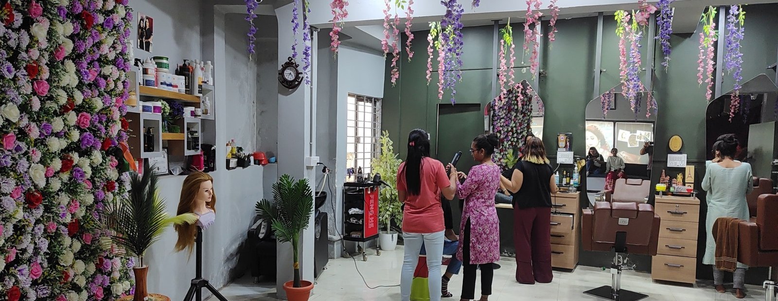 New Glamour Bridal Studio